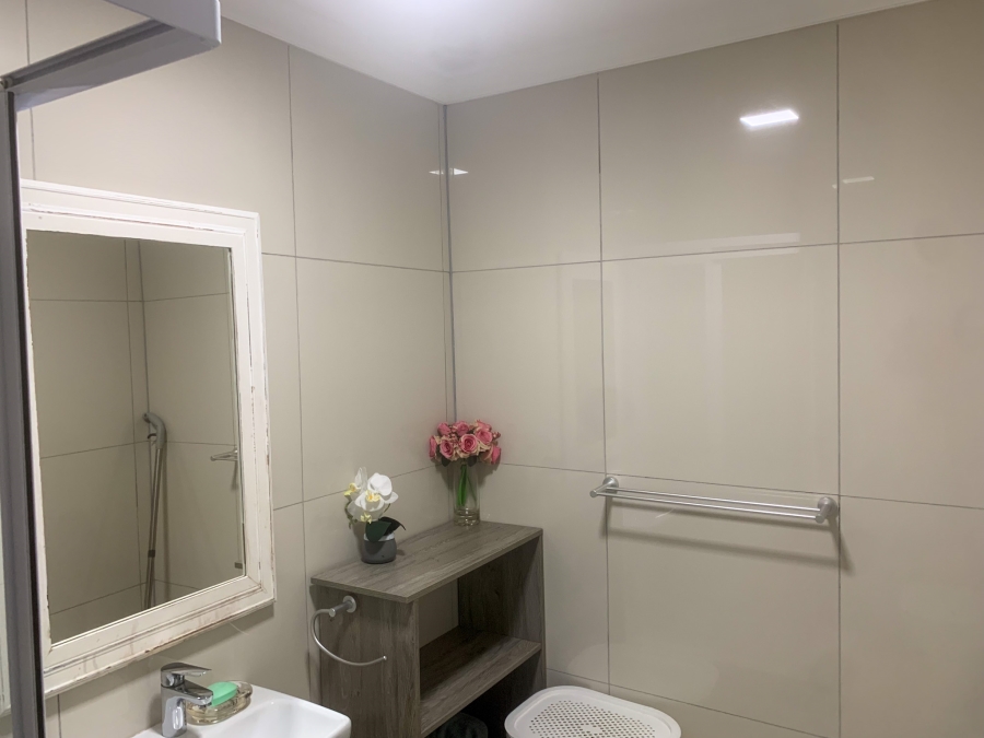 2 Bedroom Property for Sale in Zonnebloem Western Cape